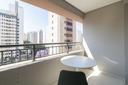 Studio para alugar com 25m², 1 quarto e sem vaga Studio para alugar com 25m², 1 quarto e sem vagaVaranda