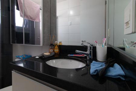 Apartamento à venda com 62m², 2 quartos e 2 vagas Apartamento à venda com 62m², 2 quartos e 2 vagasBanheiro da Suíte
