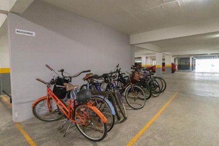 Apartamento à venda com 62m², 2 quartos e 2 vagas Apartamento à venda com 62m², 2 quartos e 2 vagasÁrea comum - Bicicletário