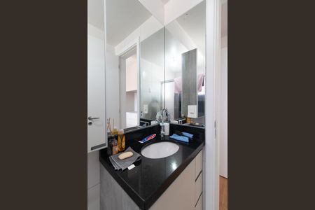 Apartamento à venda com 62m², 2 quartos e 2 vagas Apartamento à venda com 62m², 2 quartos e 2 vagasBanheiro da Suíte