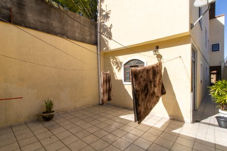 Casa à venda com 150m², 4 quartos e 2 vagas Casa à venda com 150m², 4 quartos e 2 vagasÁrea Externa