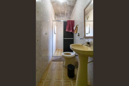 Casa à venda com 150m², 4 quartos e 2 vagas Casa à venda com 150m², 4 quartos e 2 vagasBanheiro