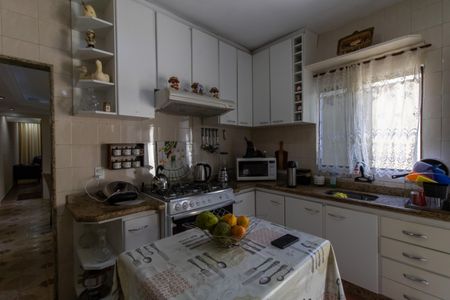 Casa à venda com 150m², 4 quartos e 2 vagas Casa à venda com 150m², 4 quartos e 2 vagasCozinha