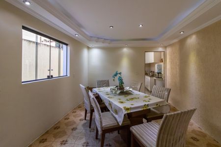 Casa à venda com 150m², 4 quartos e 2 vagas Casa à venda com 150m², 4 quartos e 2 vagasSala de Jantar