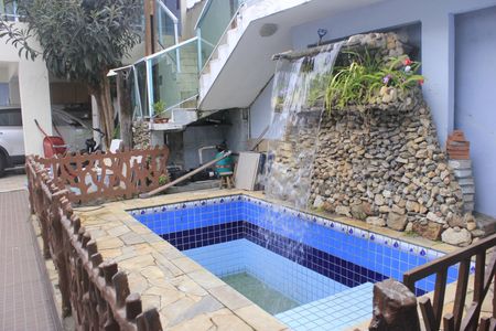 Casa à venda com 315m², 4 quartos e 6 vagasPiscina