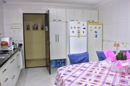 Casa à venda com 315m², 4 quartos e 6 vagasCozinha