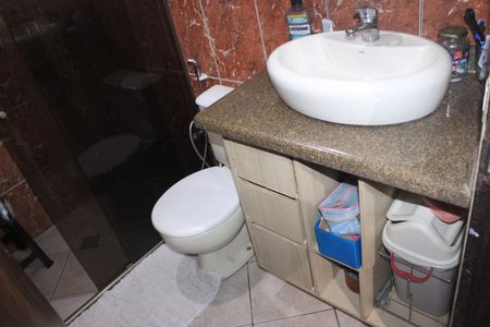 Casa à venda com 315m², 4 quartos e 6 vagasBanheiro da Suíte 1