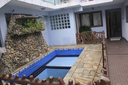 Casa à venda com 315m², 4 quartos e 6 vagasQuintal com piscina