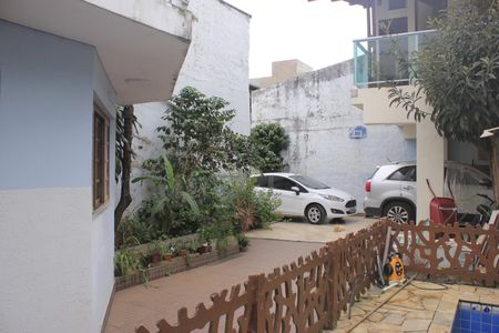 Casa à venda com 315m², 4 quartos e 6 vagasQuintal com piscina