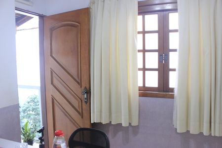 Casa à venda com 315m², 4 quartos e 6 vagasEdícula