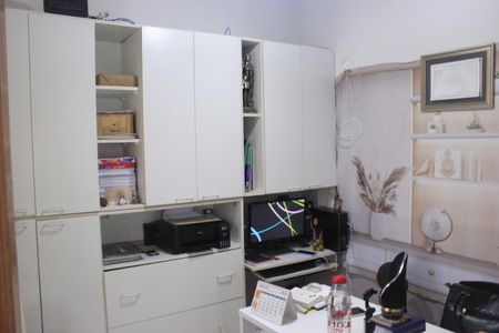 Casa à venda com 315m², 4 quartos e 6 vagasEdícula