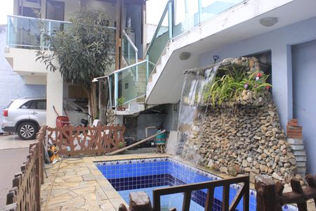 Casa à venda com 315m², 4 quartos e 6 vagasPiscina