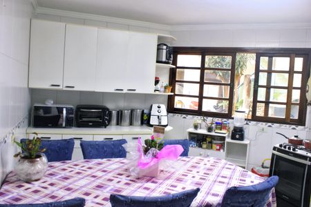 Casa à venda com 315m², 4 quartos e 6 vagasCozinha