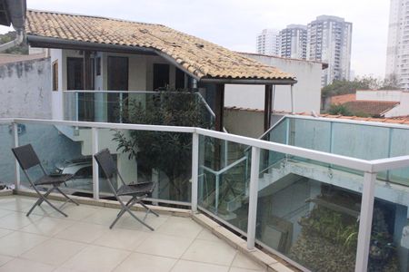 Casa à venda com 315m², 4 quartos e 6 vagasVaranda da Suíte 4