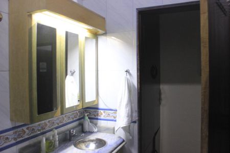 Casa à venda com 315m², 4 quartos e 6 vagasBanheiro da Suíte 2