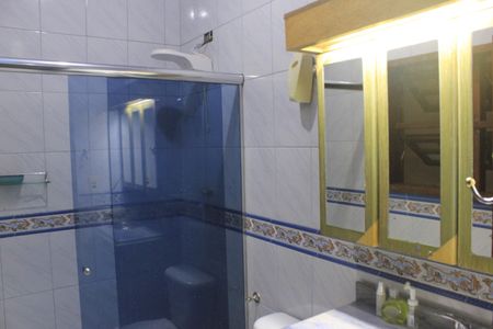 Casa à venda com 315m², 4 quartos e 6 vagasBanheiro da Suíte 2