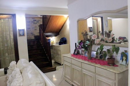 Casa à venda com 315m², 4 quartos e 6 vagasSala