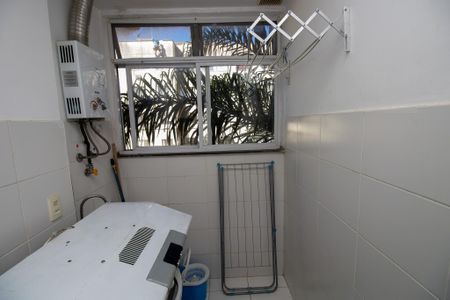 Apartamento à venda com 68m², 2 quartos e 1 vagaÁrea de Serviço