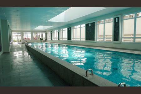 Apartamento à venda com 83m², 2 quartos e 2 vagasÁrea comum - Piscina