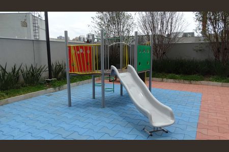 Apartamento à venda com 83m², 2 quartos e 2 vagasÁrea comum - Playground