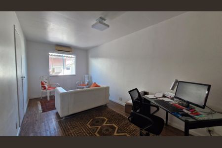 Casa de condomínio à venda com 200m², 4 quartos e 1 vaga Casa de condomínio à venda com 200m², 4 quartos e 1 vagaQuarto 2