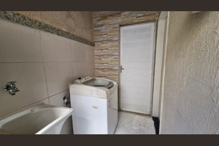 Casa de condomínio à venda com 200m², 4 quartos e 1 vaga Casa de condomínio à venda com 200m², 4 quartos e 1 vagaÁrea de Serviço