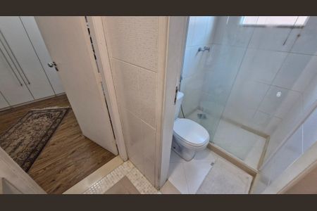 Casa de condomínio à venda com 200m², 4 quartos e 1 vaga Casa de condomínio à venda com 200m², 4 quartos e 1 vagaBanheiro da Suíte 1