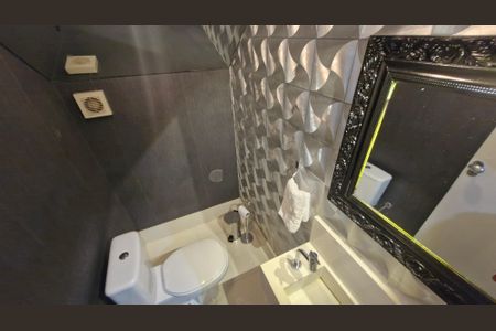 Casa de condomínio à venda com 200m², 4 quartos e 1 vaga Casa de condomínio à venda com 200m², 4 quartos e 1 vagaLavabo Sala