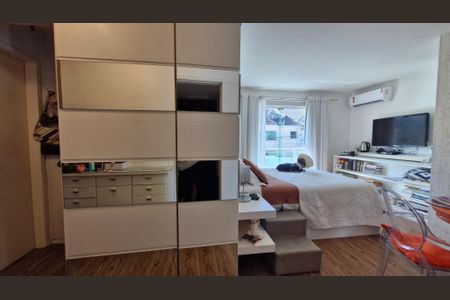 Casa de condomínio à venda com 200m², 4 quartos e 1 vaga Casa de condomínio à venda com 200m², 4 quartos e 1 vagaSuíte 3