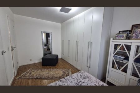 Casa de condomínio à venda com 200m², 4 quartos e 1 vaga Casa de condomínio à venda com 200m², 4 quartos e 1 vagaSuíte 1