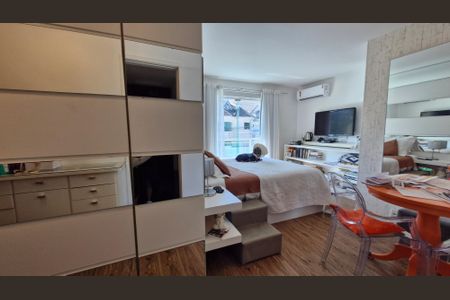 Casa de condomínio à venda com 200m², 4 quartos e 1 vaga Casa de condomínio à venda com 200m², 4 quartos e 1 vagaSuíte 3