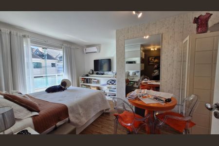 Casa de condomínio à venda com 200m², 4 quartos e 1 vaga Casa de condomínio à venda com 200m², 4 quartos e 1 vagaSuíte 3