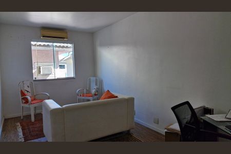 Casa de condomínio à venda com 200m², 4 quartos e 1 vaga Casa de condomínio à venda com 200m², 4 quartos e 1 vagaQuarto 2