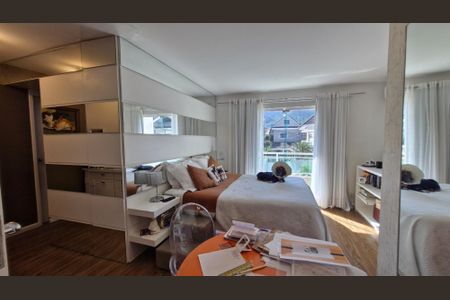 Casa de condomínio à venda com 200m², 4 quartos e 1 vaga Casa de condomínio à venda com 200m², 4 quartos e 1 vagaSuíte 3