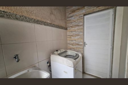 Casa de condomínio à venda com 200m², 4 quartos e 1 vaga Casa de condomínio à venda com 200m², 4 quartos e 1 vagaÁrea de Serviço