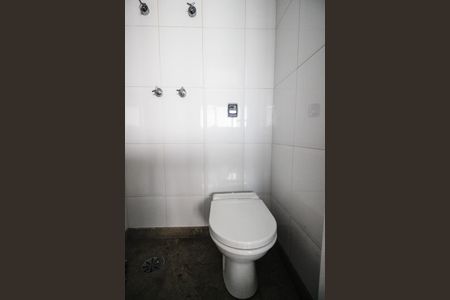 Apartamento para alugar com 503m², 3 quartos e 4 vagasBanheiro de serviço 1