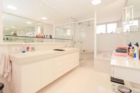 Apartamento à venda com 204m², 2 quartos e 3 vagas Apartamento à venda com 204m², 2 quartos e 3 vagasFoto 16