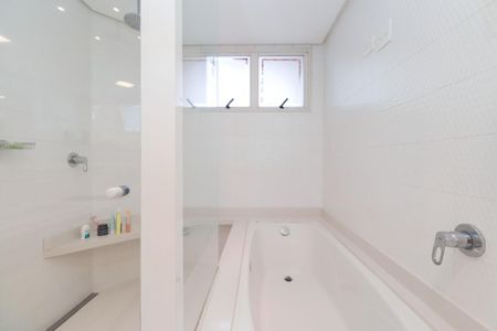 Apartamento à venda com 204m², 2 quartos e 3 vagas Apartamento à venda com 204m², 2 quartos e 3 vagasFoto 42