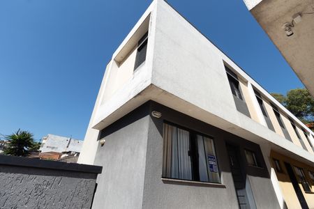 Casa de condomínio para alugar com 75m², 2 quartos e 1 vaga Casa de condomínio para alugar com 75m², 2 quartos e 1 vagaFachada