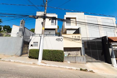 Casa de condomínio para alugar com 75m², 2 quartos e 1 vaga Casa de condomínio para alugar com 75m², 2 quartos e 1 vagaFachada