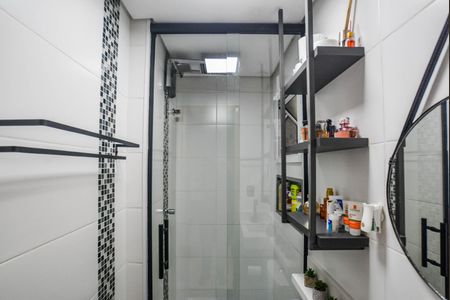 Apartamento à venda com 46m², 2 quartos e 1 vaga Apartamento à venda com 46m², 2 quartos e 1 vagaBanheiro