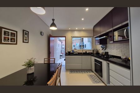 Casa à venda com 144m², 3 quartos e 2 vagasCozinha