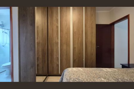 Casa à venda com 144m², 3 quartos e 2 vagasSuíte