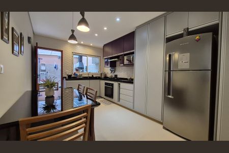 Casa à venda com 144m², 3 quartos e 2 vagasCozinha