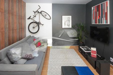 Casa à venda com 4 quartos, 200m² em Cambuci, São Paulo