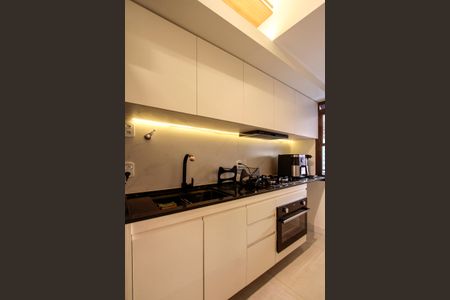 Cozinha de apartamento à venda com 1 quarto, 65m² em Barra da Tijuca, Rio de Janeiro