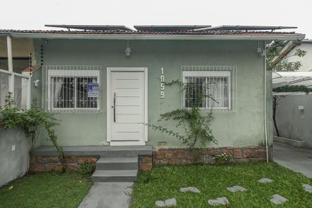 Casa à venda com 330m², 2 quartos e 4 vagasFachada