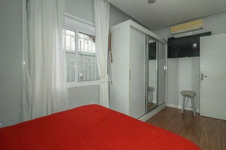 Casa à venda com 330m², 2 quartos e 4 vagasQuarto Suíte 2