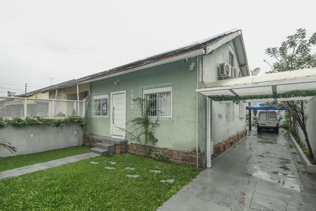 Casa à venda com 330m², 2 quartos e 4 vagasFachada