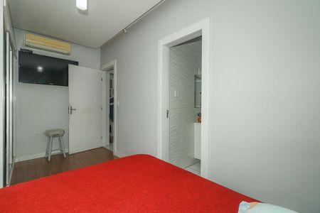 Casa à venda com 330m², 2 quartos e 4 vagasQuarto Suíte 2